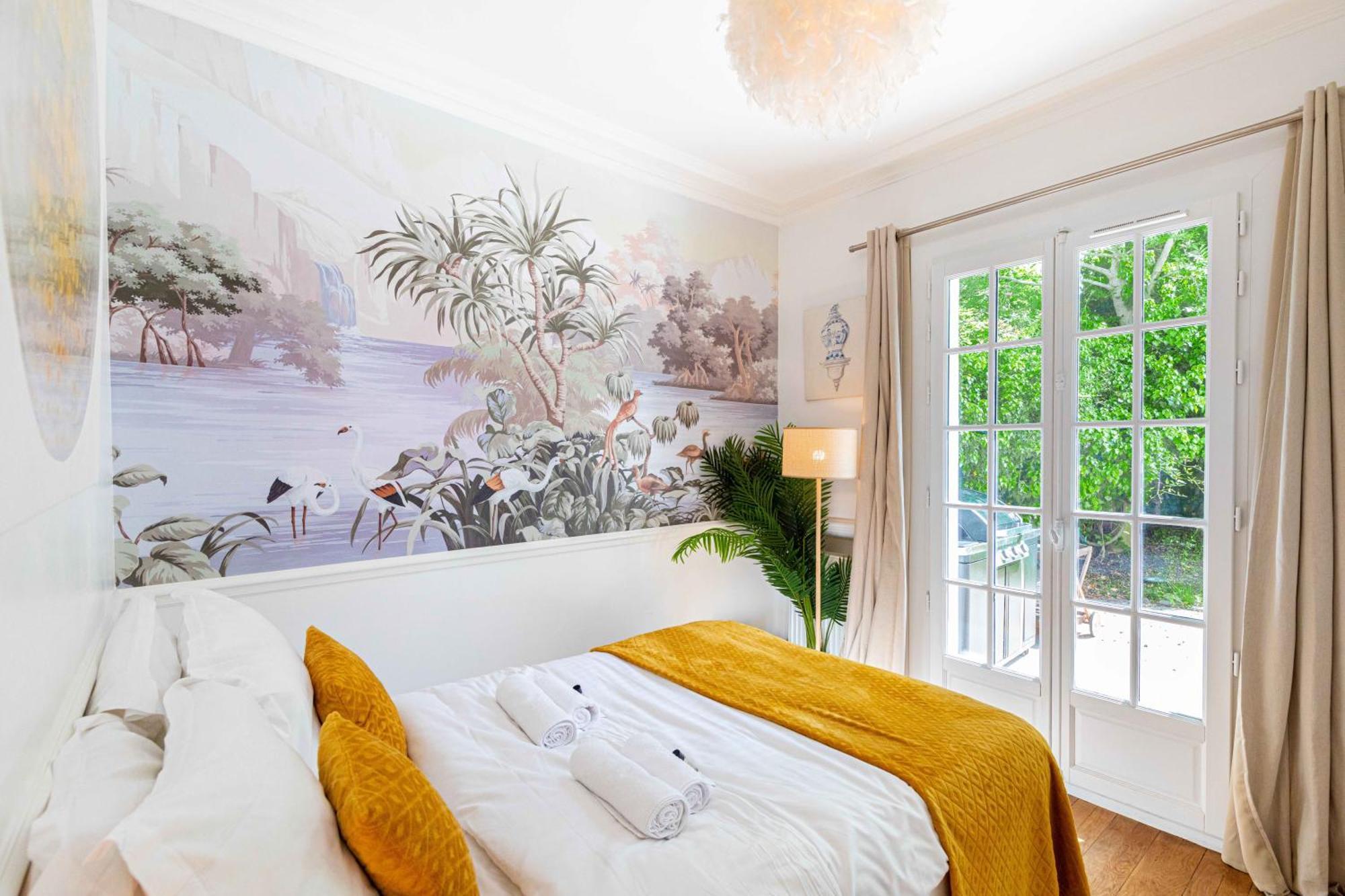 Grand & Classy Apartment With Private Garden, Villa Des Ammonites Мёдон Экстерьер фото